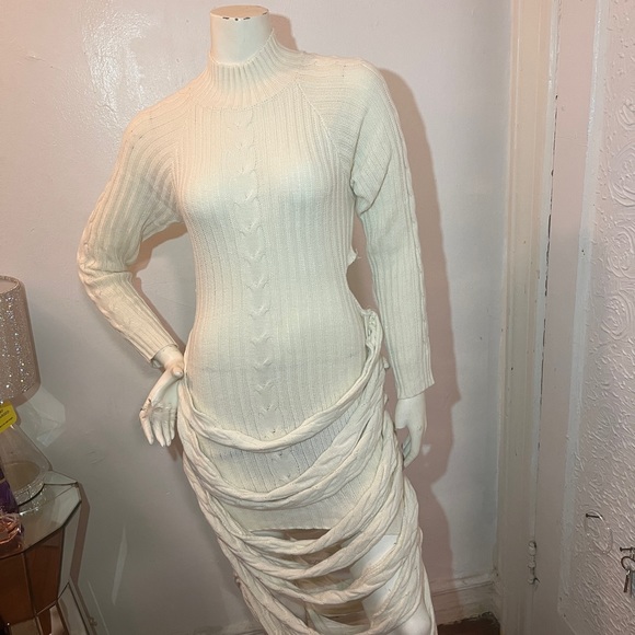 Dress - Picture 4 of 8